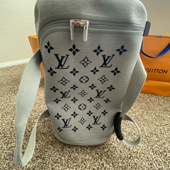 Grey Louis Vuitton carry on luggage - Picture 3 of 5